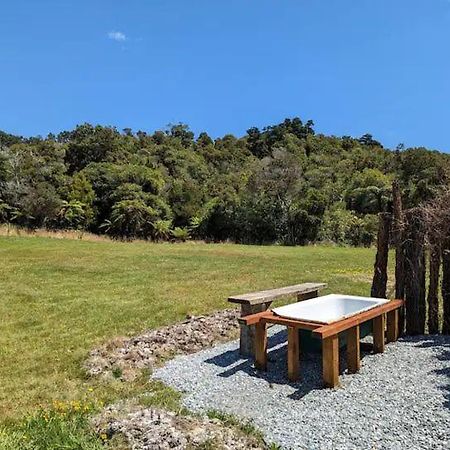 Enchanted Retreat In Greymouth Shared With Host Bagian luar foto