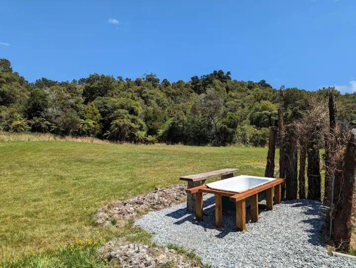 Enchanted Retreat In Greymouth Shared With Host Bagian luar foto