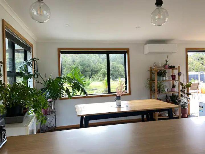 Enchanted Retreat In Greymouth Shared With Host Bagian luar foto